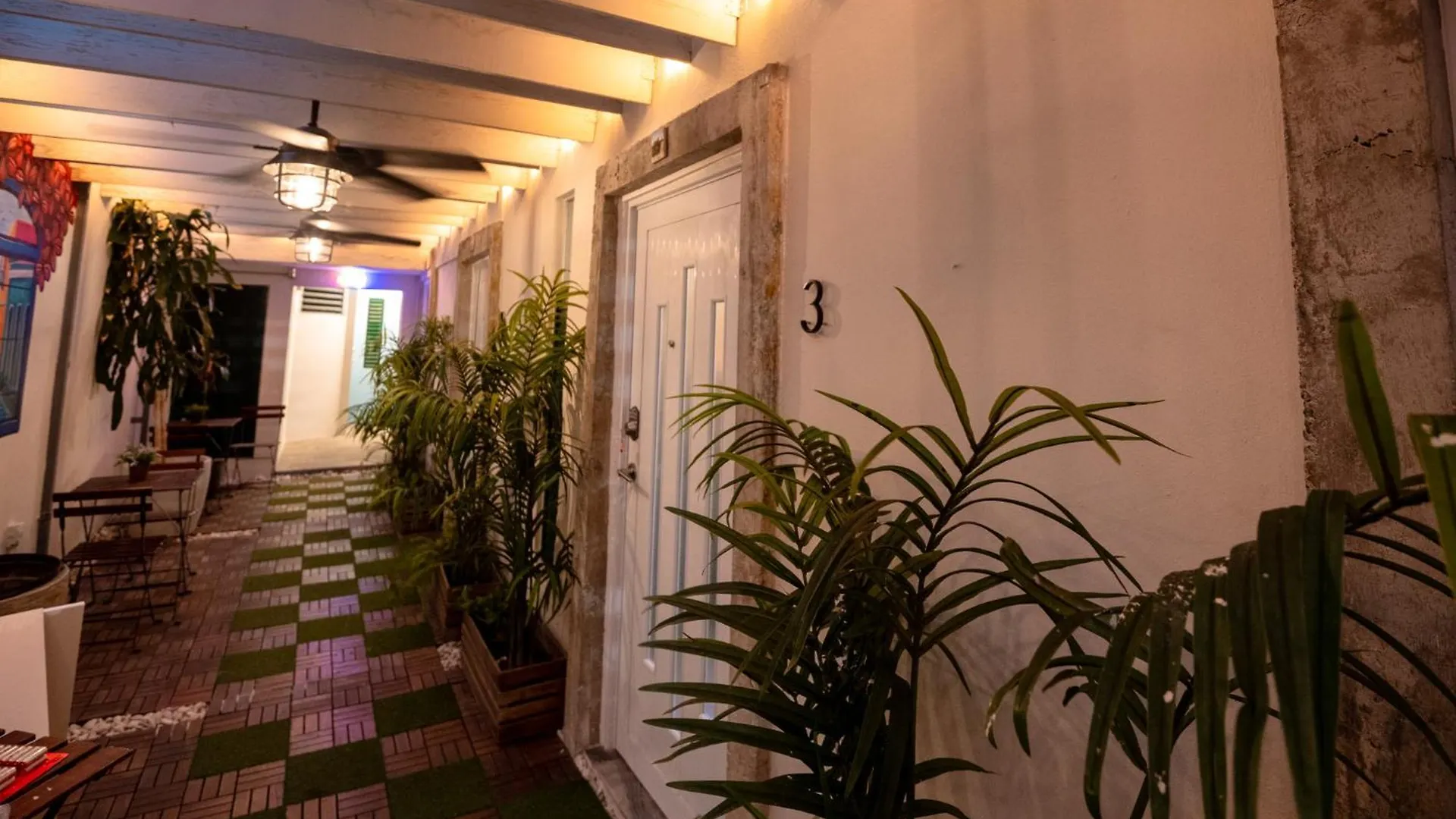 Отель Tapia Haus 103 - Beach Vibes Within Walking Distance Сан-Хуан